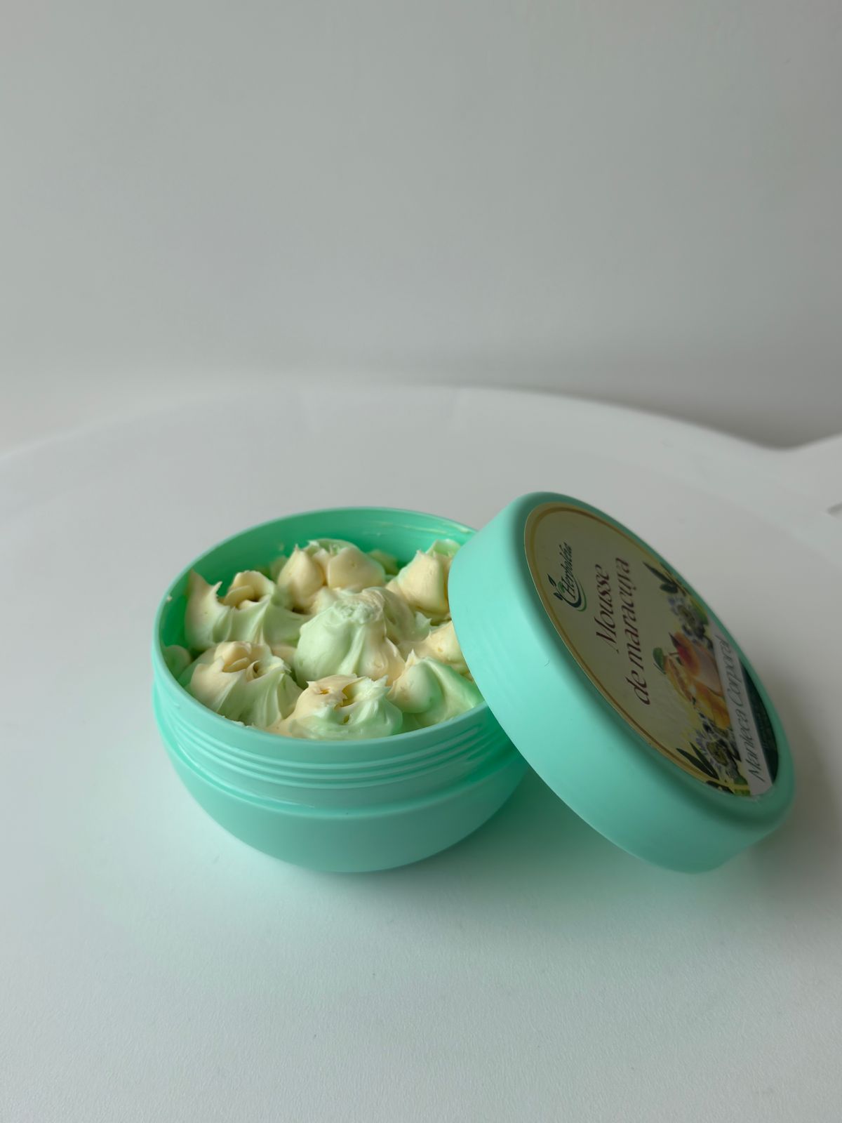 Crema Corporal de Maracuyá Mousse | Mantequilla Corporal Tropical Hidratante